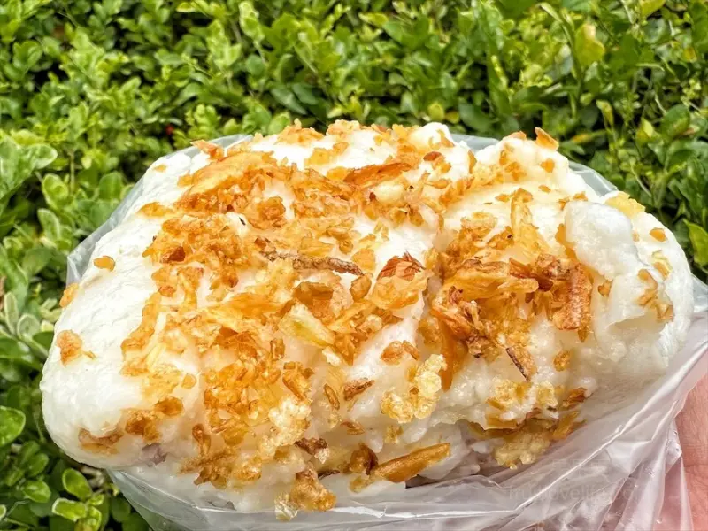 排隊人潮不斷的古早味米食，碗粿、芋蔥、肉粽、蘿蔔糕都是招牌