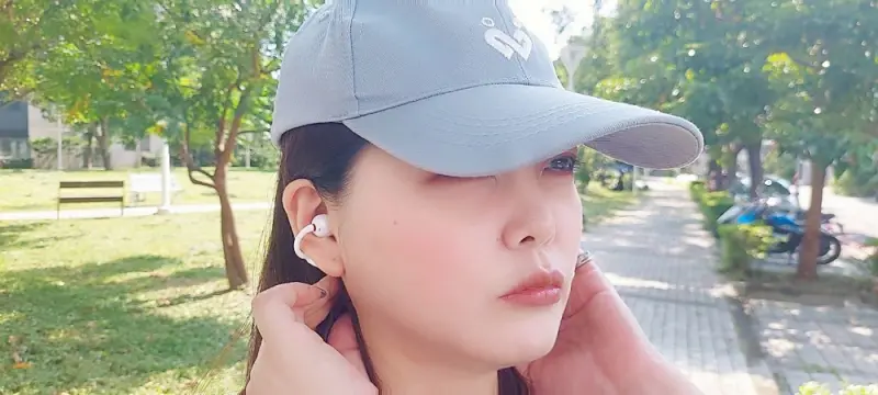 3C開箱｜開放夾扣式藍牙耳機推薦，EarFun Clip 開