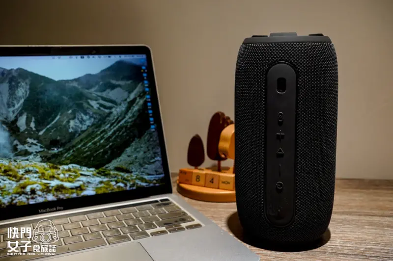 4 Sony Sudio F5 Pro 藍芽音響開箱低音喇叭極簡風.jpg