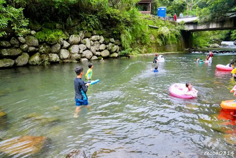 三峽大豹溪玩水攻略｜仙雲閣山莊免費溪邊烤肉玩水 + 荒郊野外