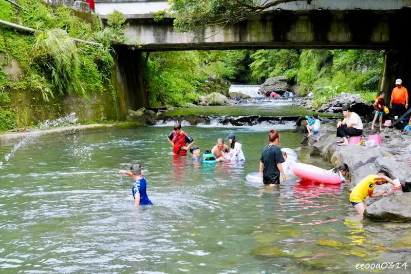 三峽大豹溪玩水攻略｜仙雲閣山莊免費溪邊烤肉玩水 + 荒郊野外