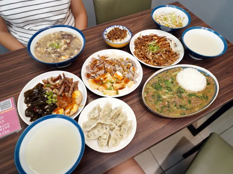 雲林美食地圖必收│土庫張家牛肉麵│冷氣舒適環境＋多元選擇