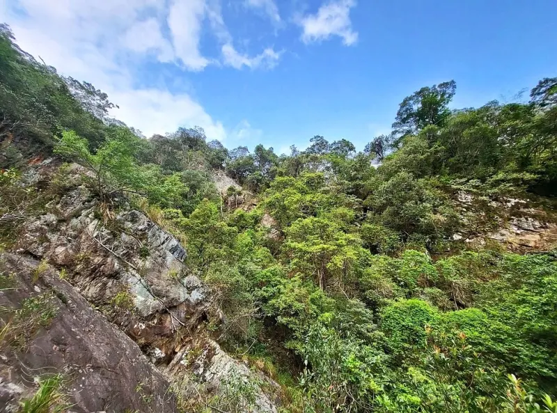 【猴洞坑瀑布】