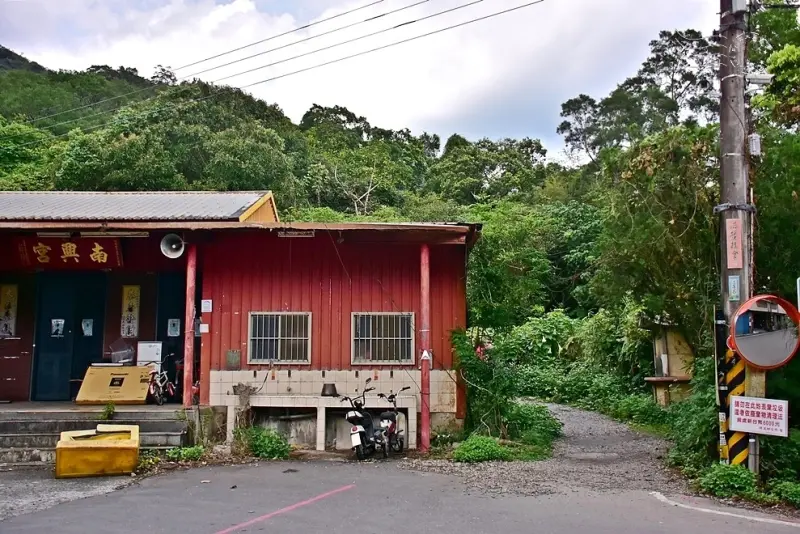 【猴洞坑瀑布】入口