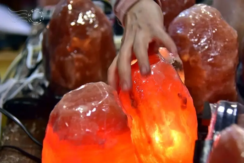 道旭鹽燈能量館:鹽燈