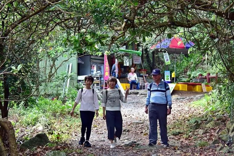 【猴洞坑瀑布】步道