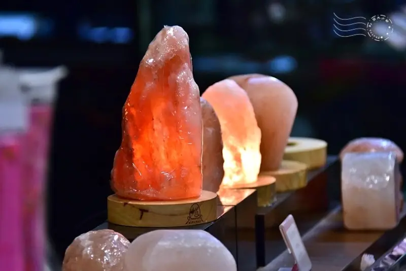 道旭鹽燈能量館:鹽燈