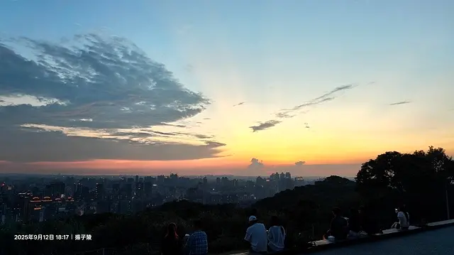 2025虎頭山環保公園，桃園夜景秘境！打卡必訪桃機一號，飛進