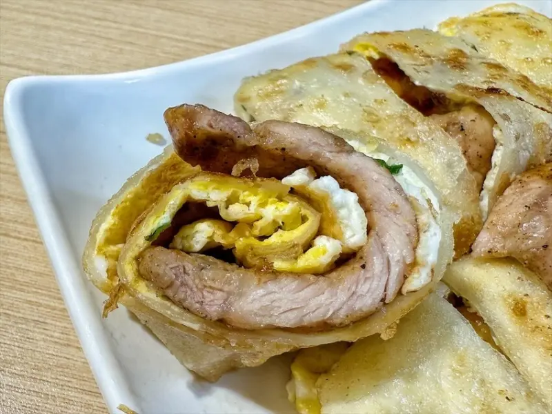 他們家肉排系列真的好吃，肉嫩不柴，有些微肉汁感