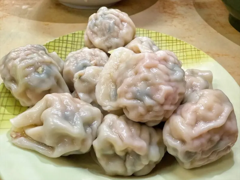 在地的老味道，水餃和牛肉麵是這招牌，也有冷凍水餃可以買