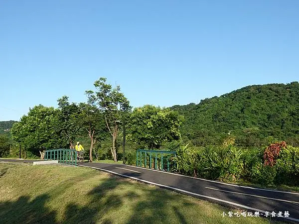 中庄吊橋旁自行車道.jpg