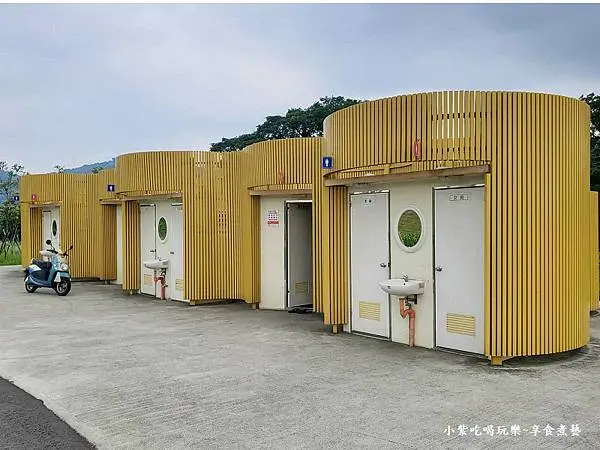中庄韭菜花田入口旁公廁.jpg