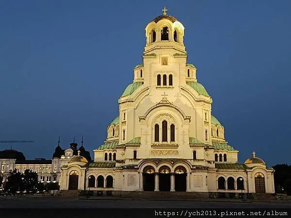 走逛索菲亞凱悅飯店周邊建築與公園