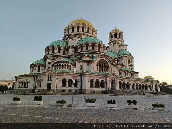 走逛索菲亞凱悅飯店周邊建築與公園