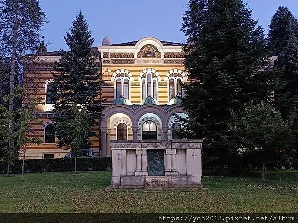 走逛索菲亞凱悅飯店周邊建築與公園