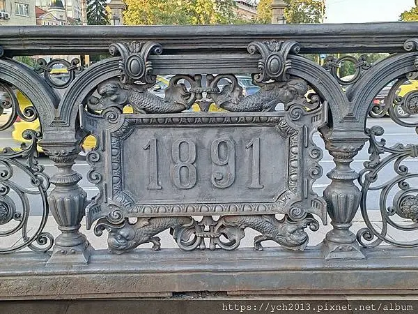 走逛索菲亞凱悅飯店周邊建築與公園