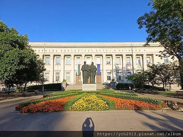 走逛索菲亞凱悅飯店周邊建築與公園