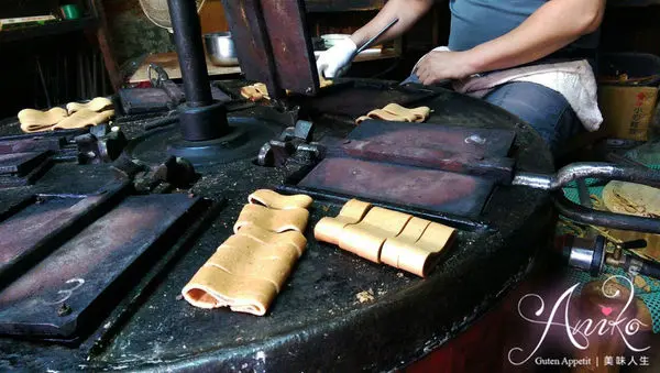 【台南美食】連得堂餅家。每人限購2包～超珍貴的百年老店純手工煎餅！