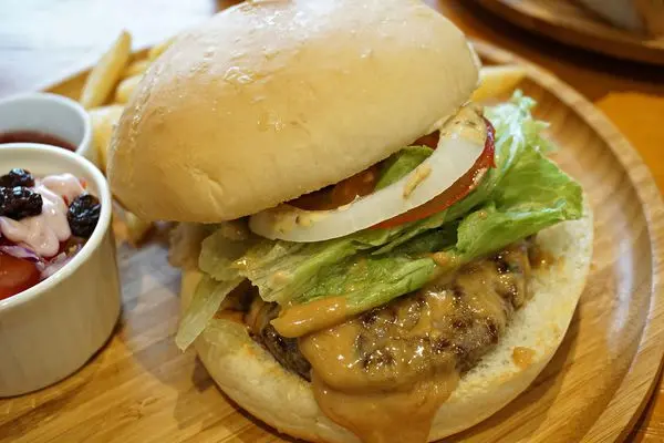 【貓紙箱】店名可愛但餐點很普