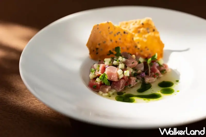 米其林1星A CUT牛排館秋季新菜單！「島嶼庭園」必吃黑鮪魚、鴨肝與牛舌，探索主廚凌維廉的草本清新味覺宇宙。