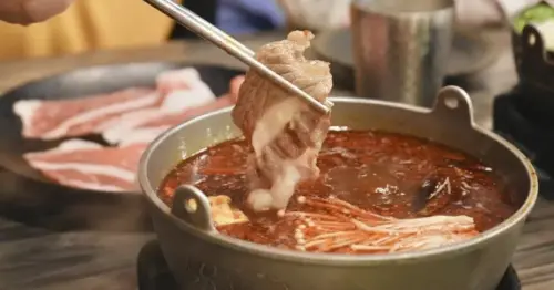 宜蘭火鍋吃到飽268元起！熊飽鍋物泰迪熊主題餐廳，必吃牛奶鍋和泰奶雪花冰。