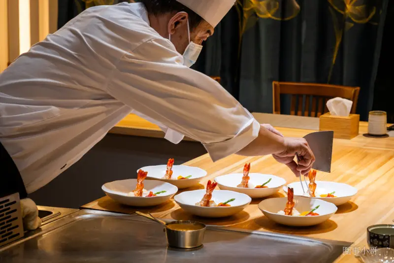 桃園大園青埔美食推薦-海童鐵板料亭，嚴選的食材遇上身懷絕技的主廚，一道道美味的鐵板料理讓人心滿意足。 @圍事小哥的幸福相框
