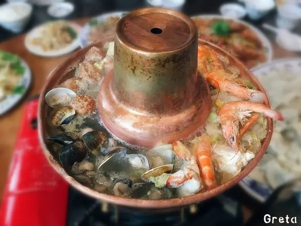 【食記∥台北】山東餃子館 捷運小碧潭站_滿滿的海鮮與酸菜白肉尬出新滋味_假日不訂位就吃不到的老饕愛店