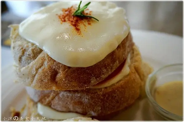 『台中。南屯區』胖達咖啡輕食館║充滿圓仔身影の鄉村溫馨風。來杯可愛熊貓奶泡拉花咖啡!