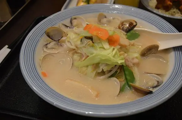 窩客島試吃：營養美味、份量十足「Ringer Hut長崎強棒麵」