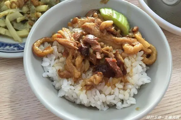 [食記] 台北南門市場 - 金峰魯肉飯 ~ 台北美味的古早味魯肉飯