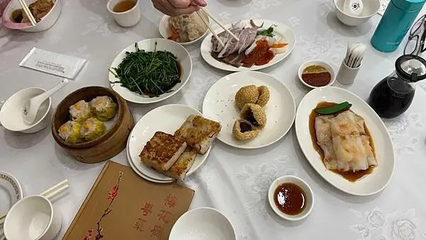 台北必吃港式飲茶【兄弟飯店港式飲茶】隱身在兄弟大飯店二樓梅花廳/傳統手推車港式飲茶/老饕推薦平價港式點心/台北CP值高飲式飲茶