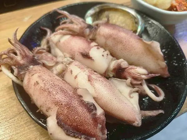 “三重國小捷運站鍋物美食推薦-海牧鍋物”吃飽喝足的海鮮漁夫鍋