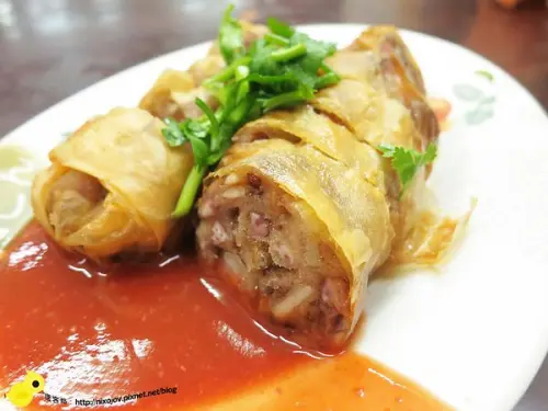 【新莊夜市】林家香菇赤肉焿-現做現炸雞捲