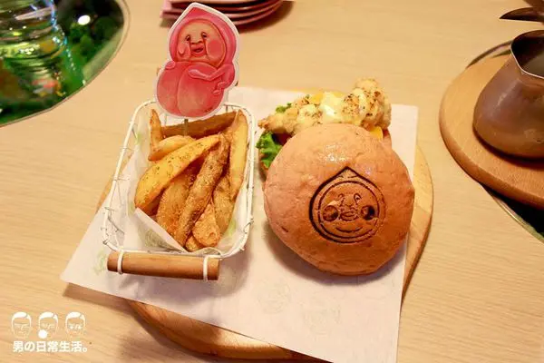 【男子吃吧】台北中山站。醜比頭的秘密花園輕食咖啡中山店，療育系主題餐廳。KOBITOS粉屁桃草斑精赤羽佛食蟬精醜比頭圖鑑