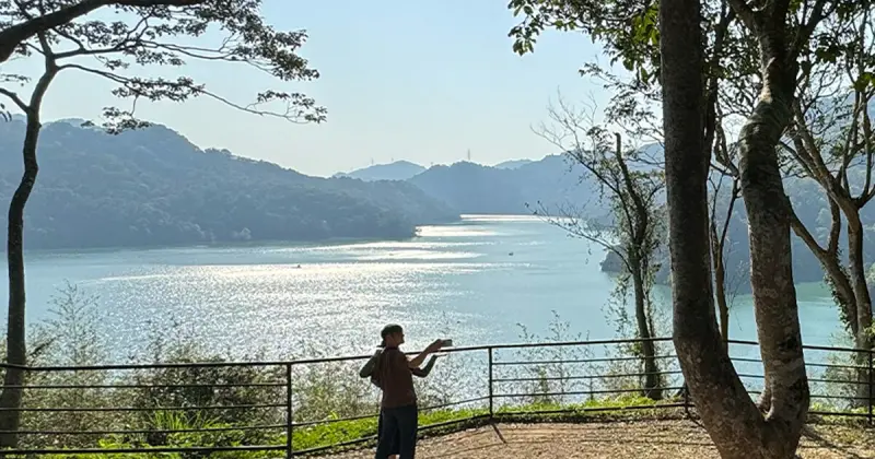 桃園景觀咖啡廳！水漾石門 整面湖景超壯觀，低消、菜單推薦一次看。