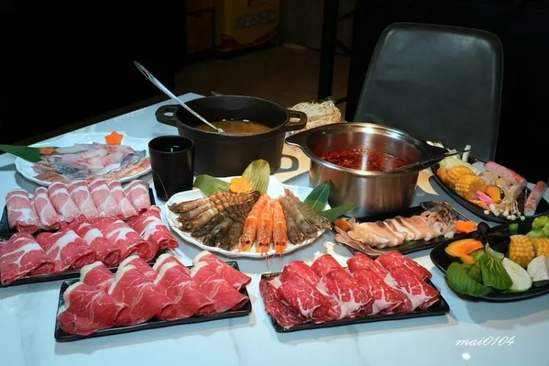 楊梅鍋物｜砸鍋火鍋專賣店～肉品、海鮮自由搭配，白飯、滷肉燥、