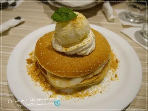 【美食】隱身巷弄工業風設計 西門町聊天小聚的秘密基地。花生麻糬煎餅。1861 caffe (西門捷運站)