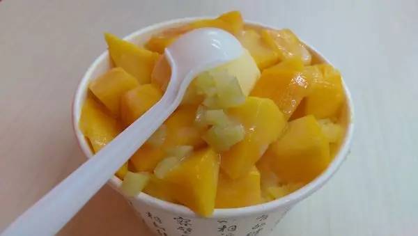 天下奇冰：芒果冰+冰淇淋+情人果=50元(中和)