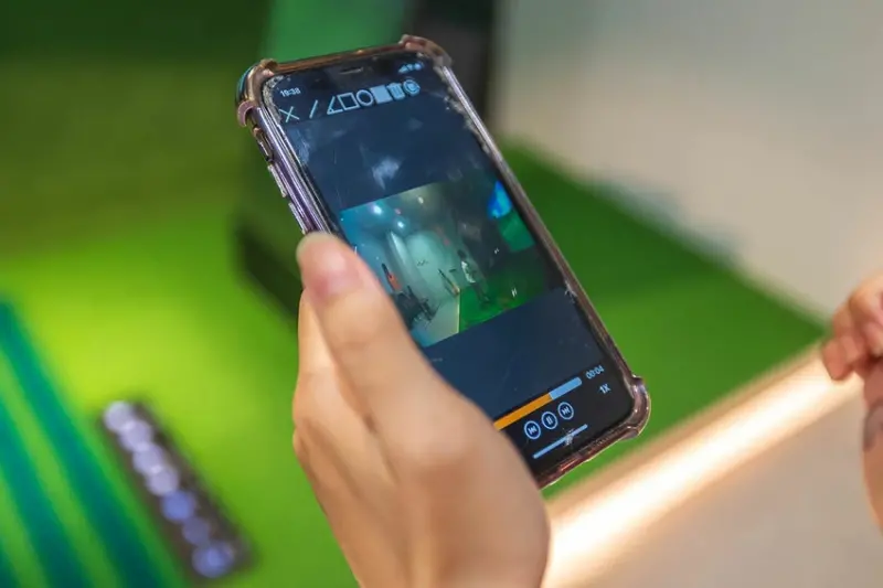 GOLF MONSTERS｜室內竟然也能打高爾夫！最新2025台北松山區景點推薦，聯誼、團建、商務聚會超時尚都會運動，不怕風吹雨淋的台北高爾夫球場推薦