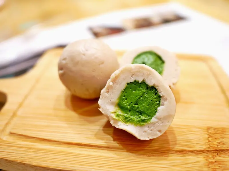 網路超夯的宅配甜點轉實體店面，多種口味芋泥球還不定期推限定款，綿密不甜超好吃