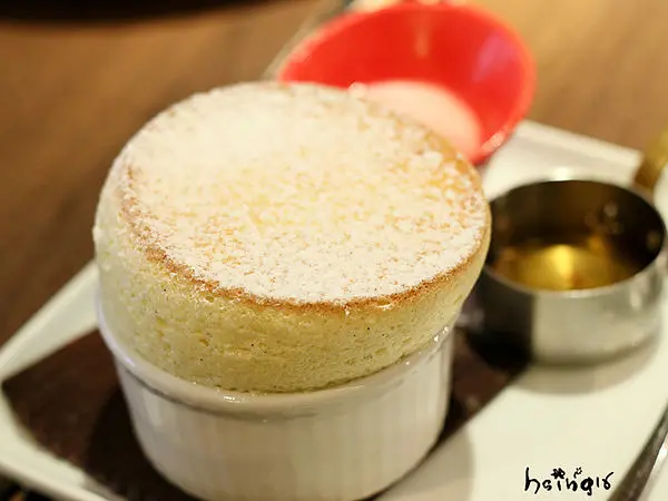 【食記】台北*東區。咖朵咖啡Caldo Cafe*踩著厚底鞋的舒芙蕾 限定口味每天不同 熔岩巧克力蛋糕 伯爵茶舒芙蕾 東區不限時咖啡店 甜點 輕食 下午茶