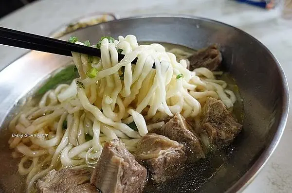 台北市【志明牛肉拉麵 北投總店】爽口清燉牛肉拉麵 !