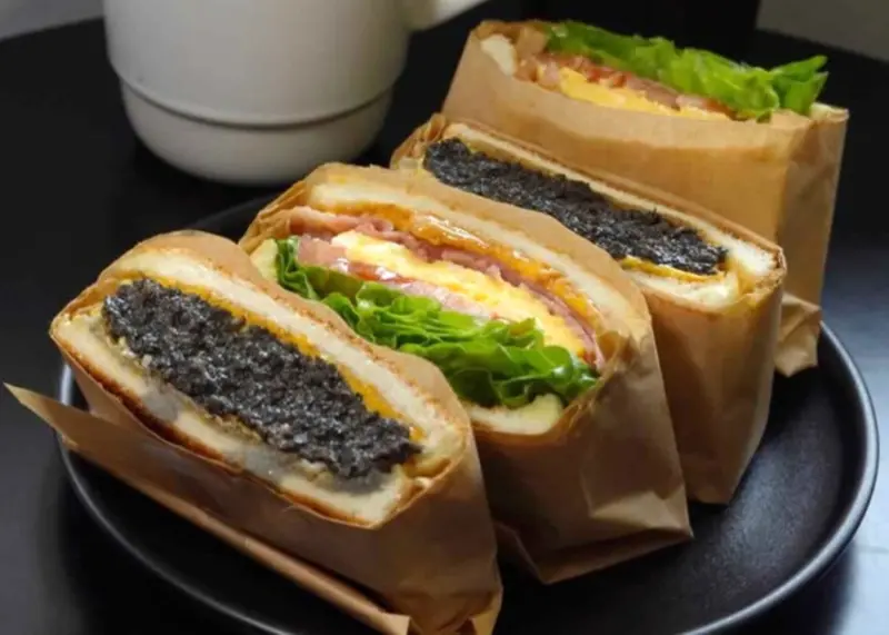 公館咖啡廳「Coffee loopy」平價美食大推！松露燉蛋 花生醬三明治超好吃。