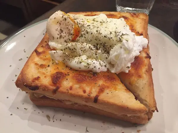 捷運東門站✿鄰居咖啡✿青田街 雨天氣息咖啡廳 來這坐坐別發霉啦~~~