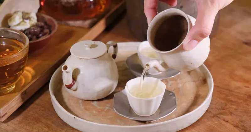 東門站美食推薦喝茶去！小隱茶庵預約制茶館，主打台灣茶 文青必訪。