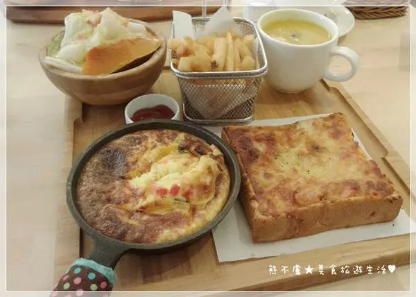 【台中西區】巷弄裡的烘蛋界舒芙蕾 ♥ Sausalito CAFE 莎莎莉朵