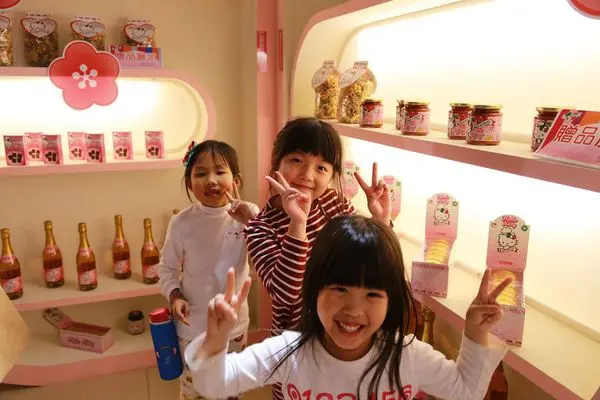 【食】台北--五鐵秋葉原附近的MI FOOD 義大利麵/下午茶/披薩，料多味美又實在！