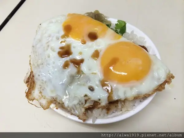 【新竹湖口食記】老五鹹粥：波霸滷肉飯超好吃的啊！