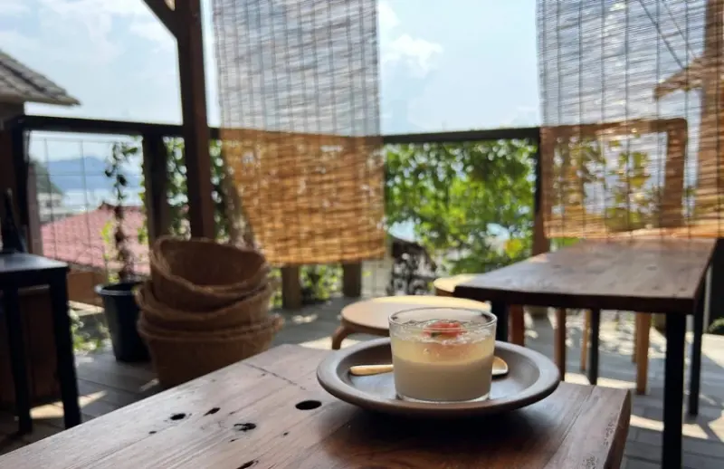 跟著海風與貓散步吧！山城漁村的石牆屋舍藏著一間間懷抱夢想的手作小屋「瀨戶內海新星島嶼－男木島」。