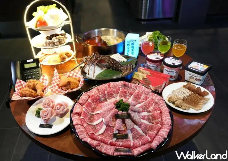 萬聖節變裝送龍蝦！台北夜店系火鍋「椒朋友」，調酒拉吧 GODIVA吃到飽。